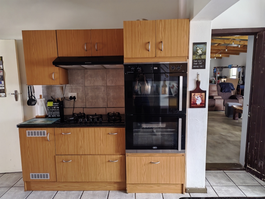 5 Bedroom Property for Sale in Van Riebeeck Hoogte Eastern Cape